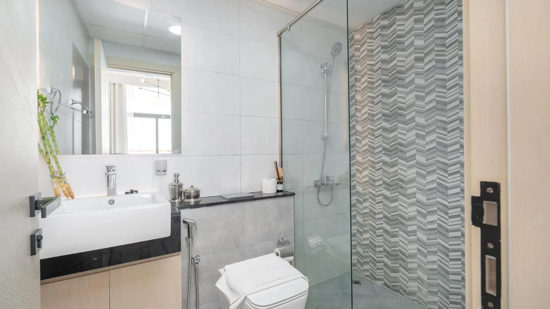 Apartment Skyline Views - Binghatti Avenue - Al Jaddaf Dubai